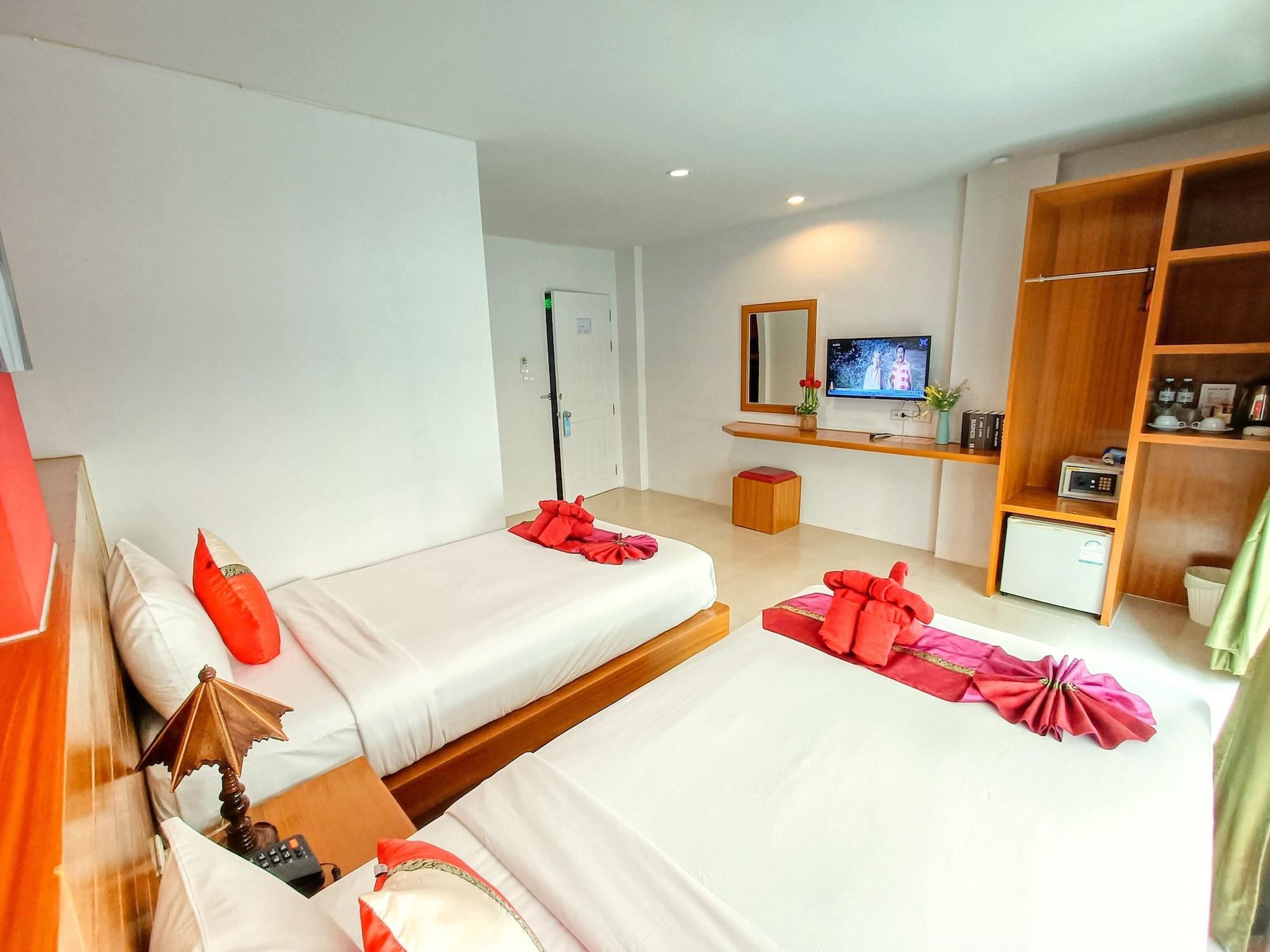 Pj Patong Resortel Exterior photo