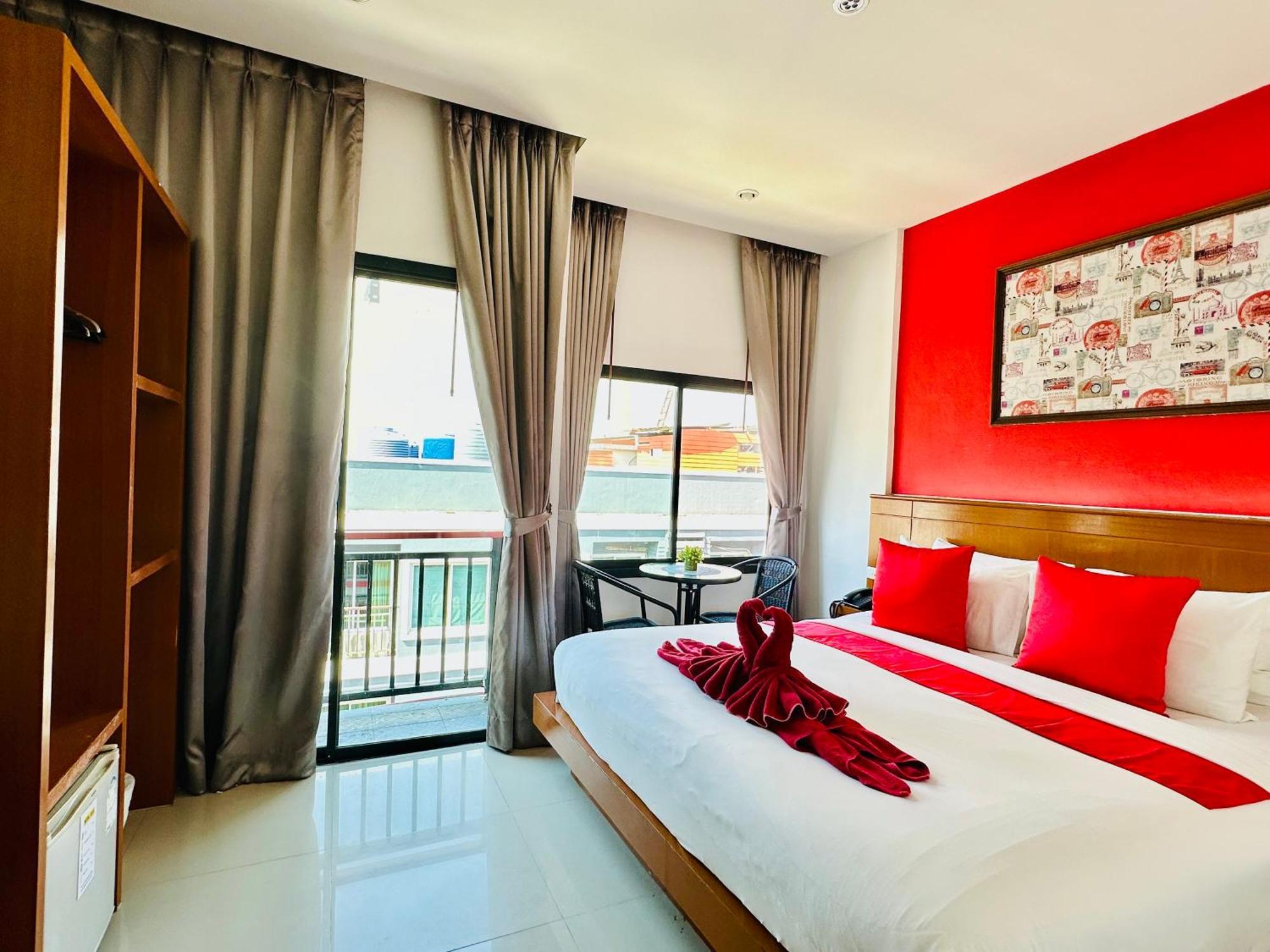 Pj Patong Resortel Exterior photo