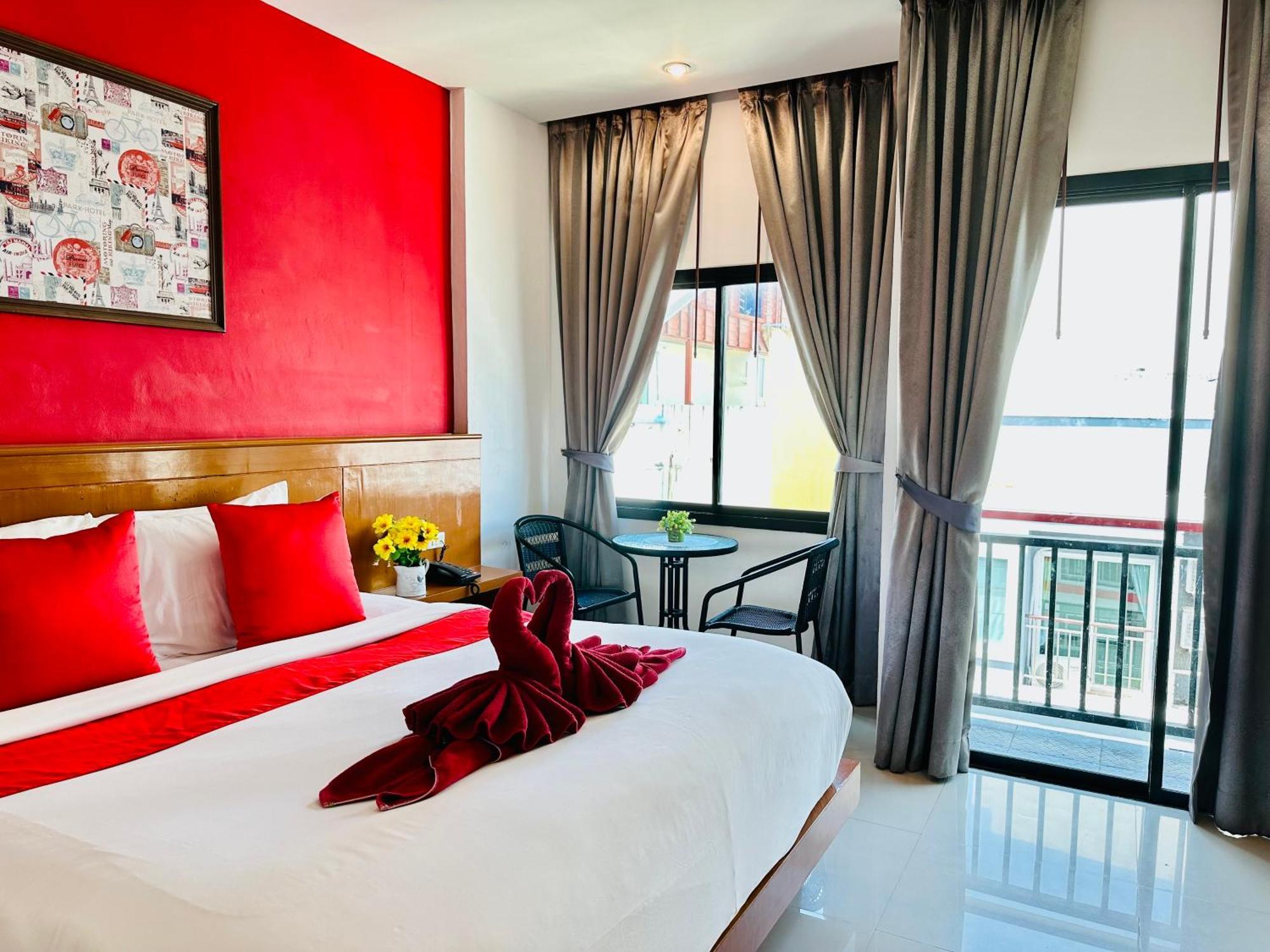 Pj Patong Resortel Exterior photo